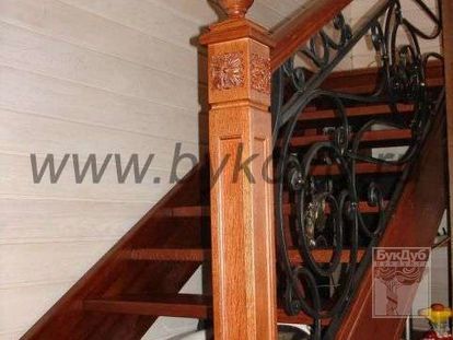 Деревянная лестница на тетивах