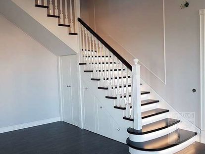 Подсветка лестницы с подлестничным пространством