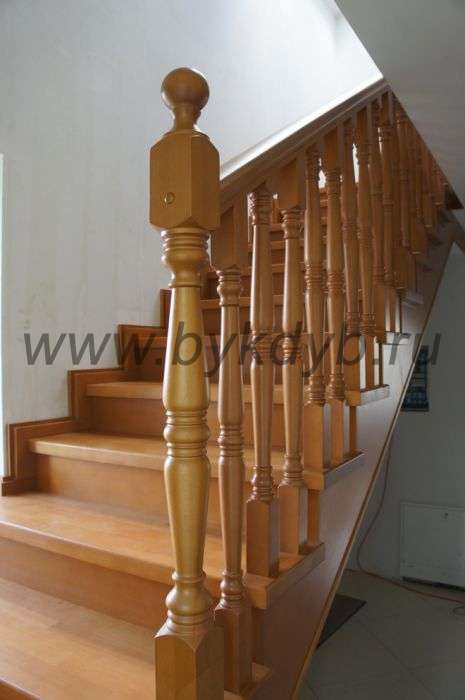 Деревянные перила для лестницы из бука