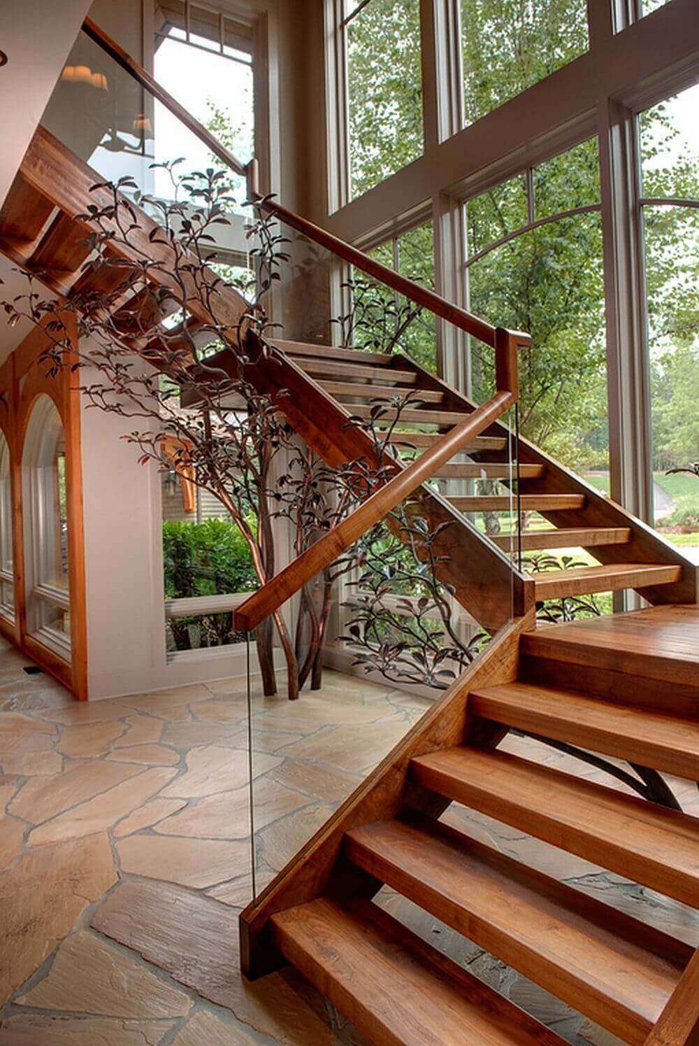 Деревянная п-образная лестница